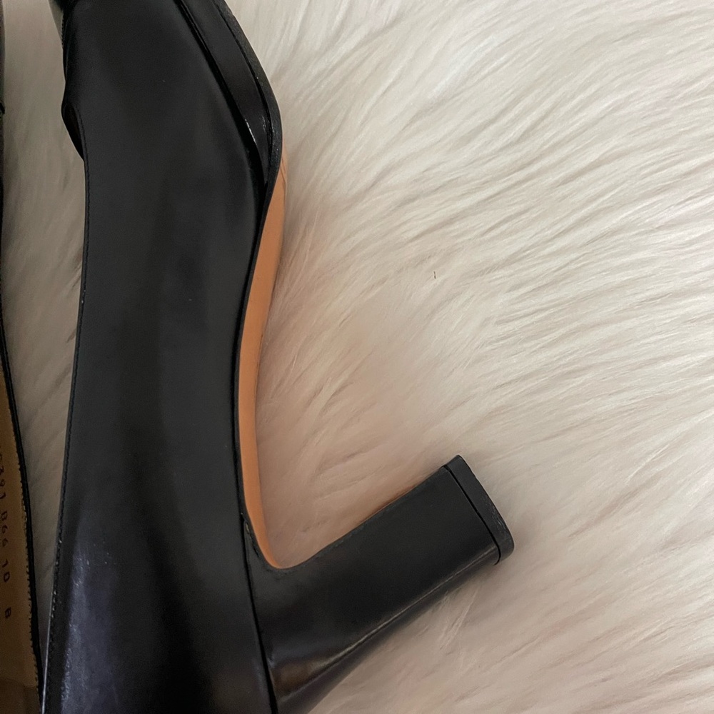 Salvatore Ferragamo Platform Block Heel Dress Shoe. - Picture 12 of 16